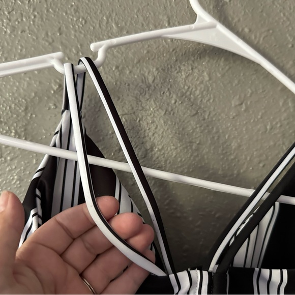 SHEIN Woman’s Size S Two Piece Bathing Suit Black and White NWOT - Picture 7 of 14